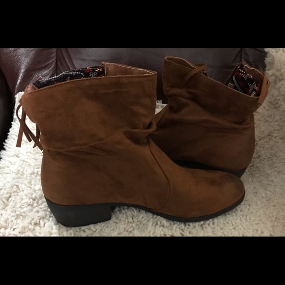 Qupid Women’s Static-35 Closed Toe Ankle Fashion Boot, Dark Rust Size 8 - Picture 3 of 6